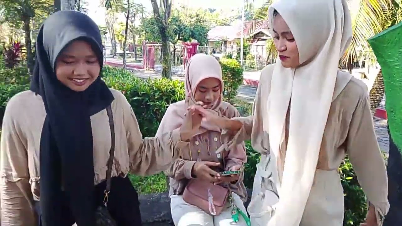 TEMEN MAKAN TEMEN