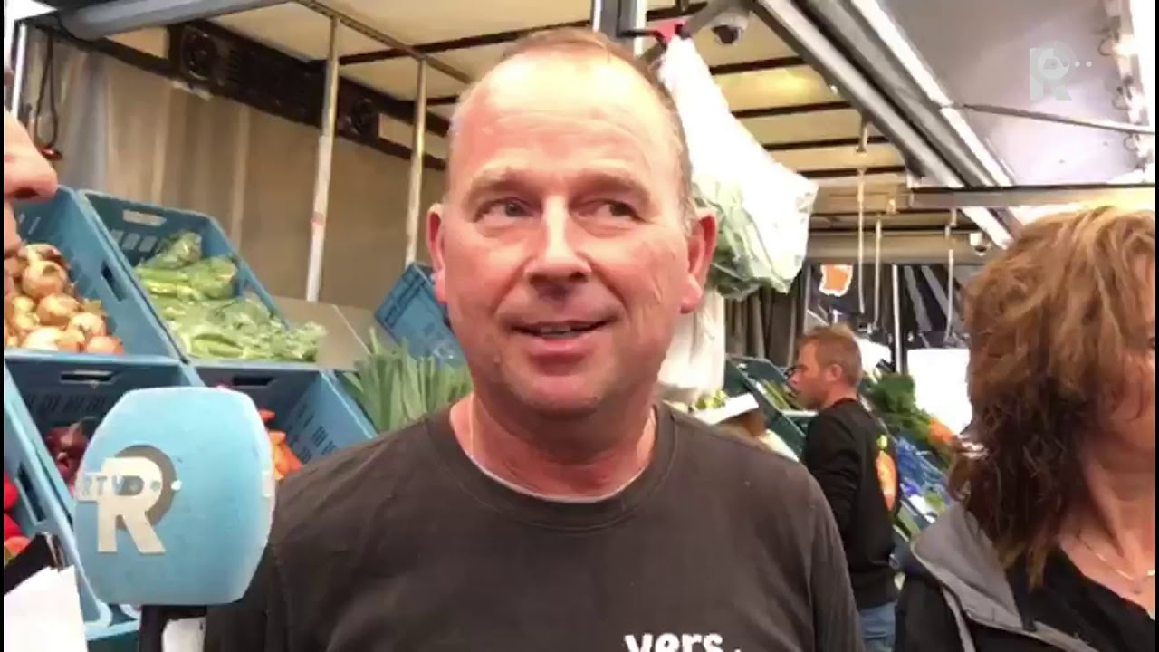 Uitvouwbare groentekraam op de markt in Berkel en Rodenrijs: 'Uniek in Nederland'