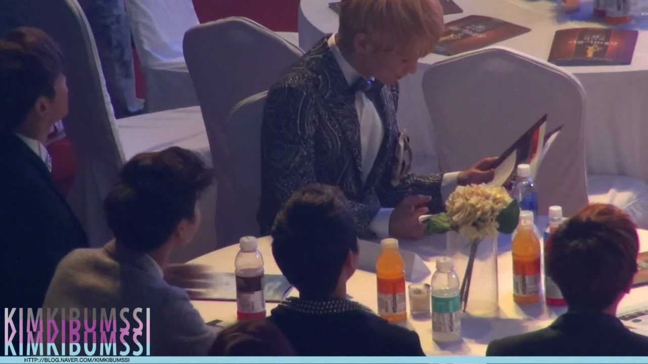 [HD fancam] 130131 seoul music awards - SHINee & jimmy jib ^_T table 2