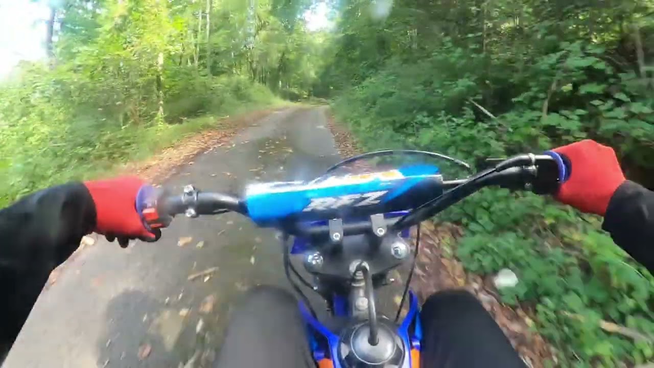 Je sort ma dirt 125 rfz dans les chemin et sur la route ! 