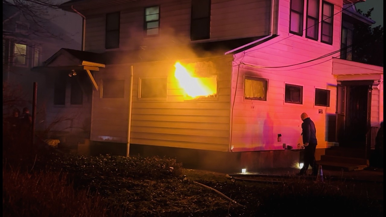 **PRE ARRIVAL** Hicksville F.D. Responds to a Working House Fire!