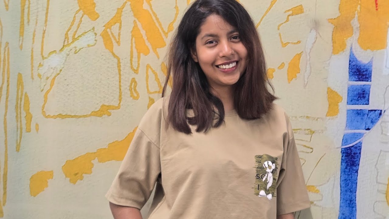Sarojini + burger khush! 🛒🍔😂#trending #youtubeshorts #ytshorts #foryou 