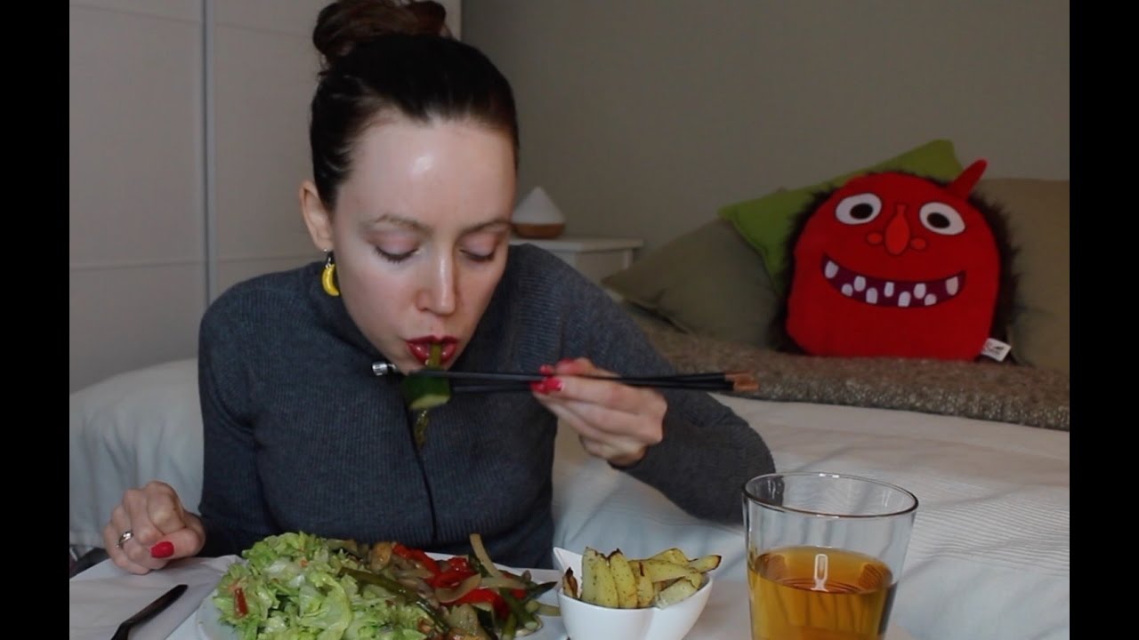 ASMR Whisper Eating Sounds | Pomes Frites, Baked Celeriac, Wok & Guacamole Salad