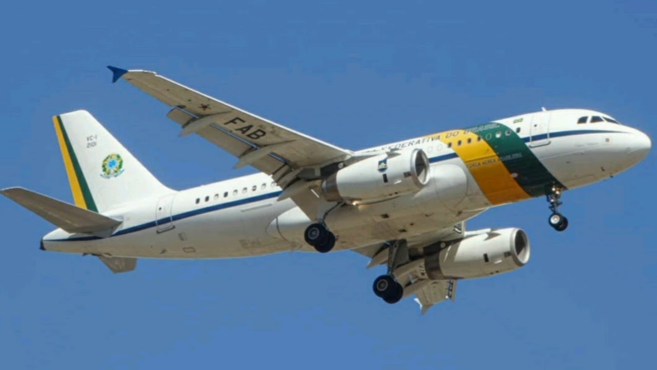 Grande Movimento no Aeroporto de Salvador - Pousos e Decolagens incríveis ✔