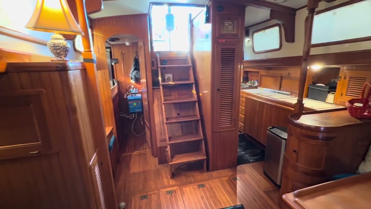 1986 Vagabond 47 ￼