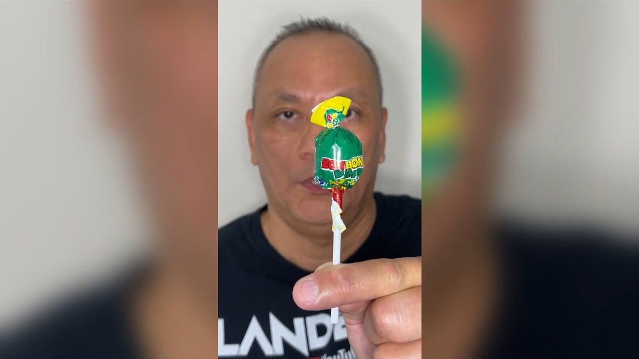 👂ASMR BON BON BUM BUBBLE GUM FILLED LOLLIPOP CANDY RASPBERRY FLAVOR EATING SOUNDS👂ORIGINAL LENGTH👂