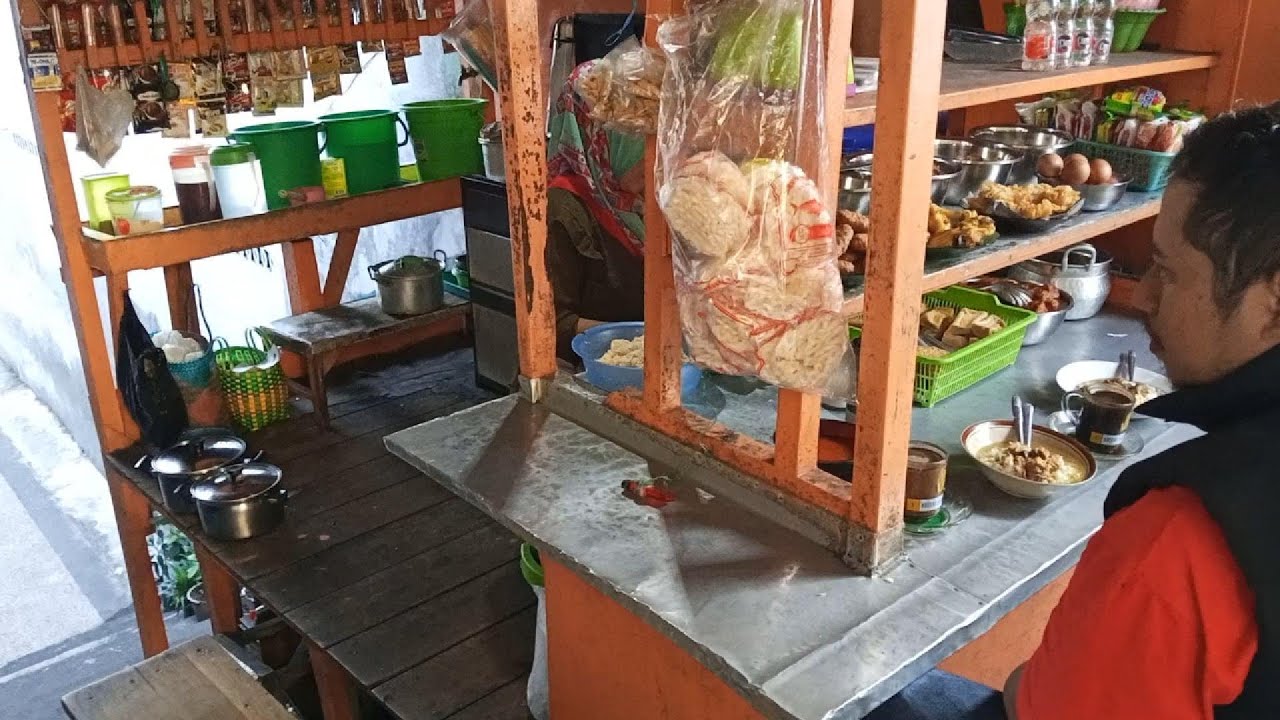 RAWON DAN SOTO HANYA SEPULUH RIBU PER PORSI MURAH KENYANG MANTAP