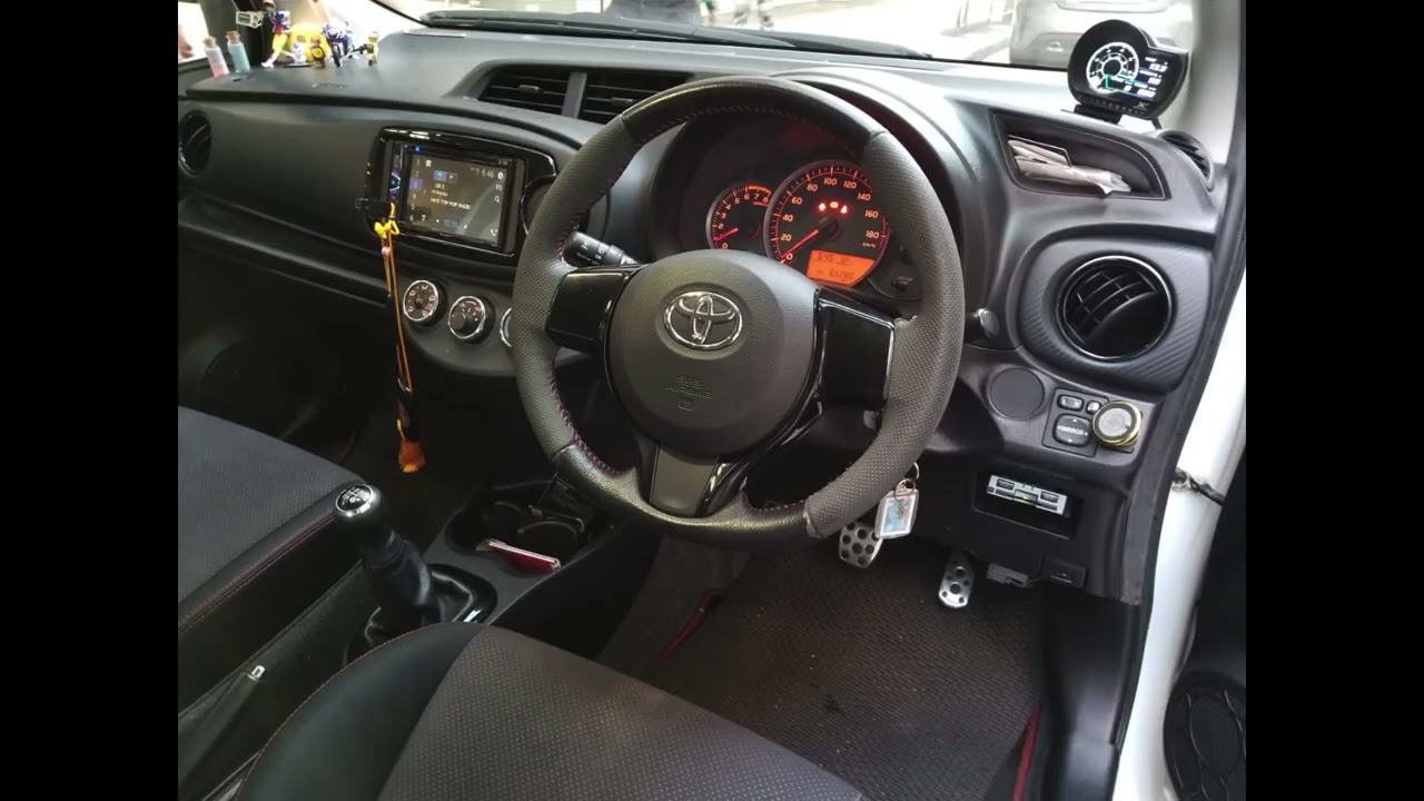 TOYOTA VITZ RS GS 2012