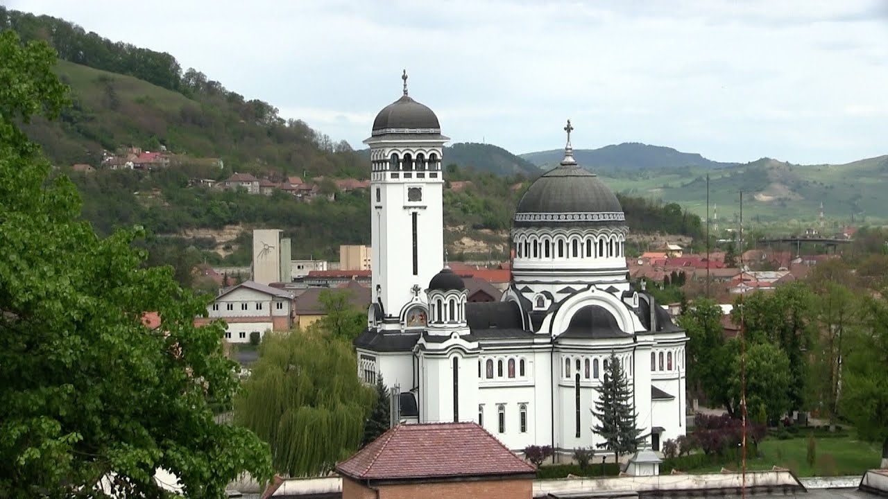 Romania 07: Sighisoara: Self-guided walkabout: Holy Trinity Church, Citadel (fort), stairs 1 SD 480p