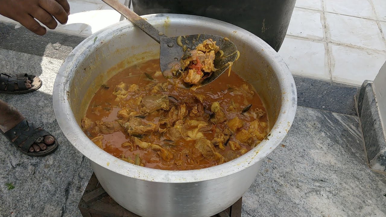 40 பேர் வீட்டு விருந்துக்கு வந்தாலும் அசராமல் மட்டன் குழம்பு  இனி செய்யலாம் / கல்யாண விருந்து