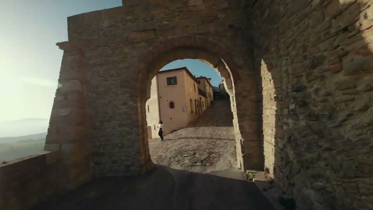 Scopriamo SAN LEO con il drone 😍