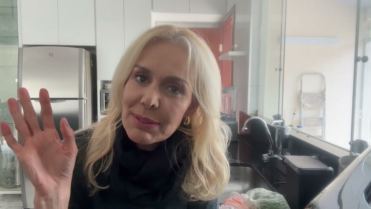 Cabelo e make faz parte da rotina também.