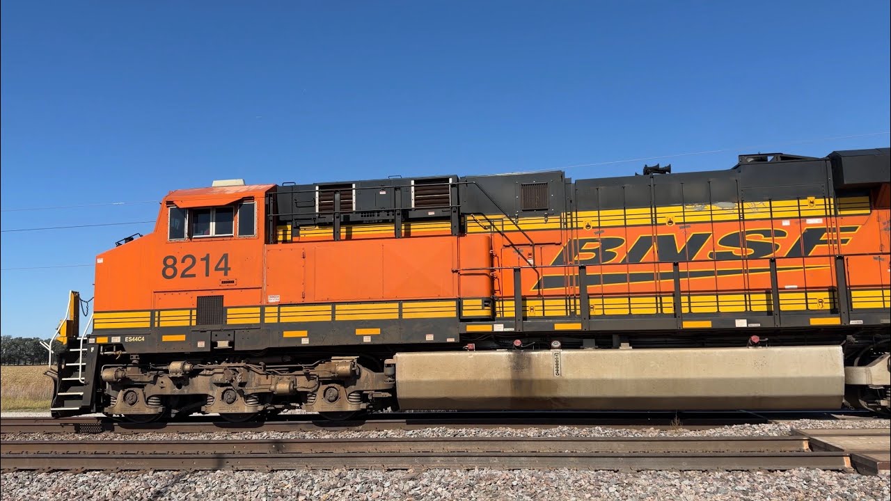 Eastbound BNSF 8214 & 7402 outside of Table Grove IL on 10/20/25