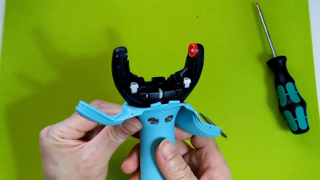 Broken Amope Wet and Dry Foot File Makes A Lot of Noise 2of2