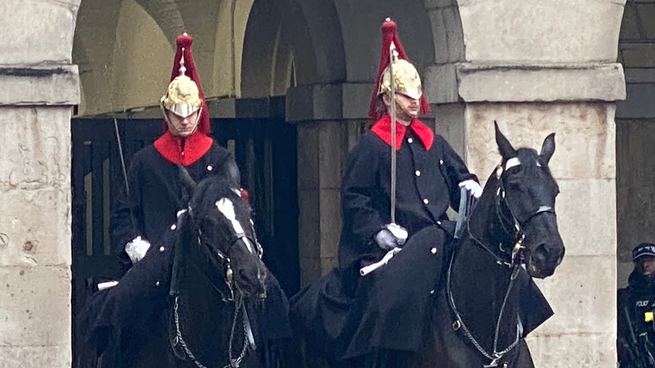 10 Downing Street & The King’s Guard London Running Tour