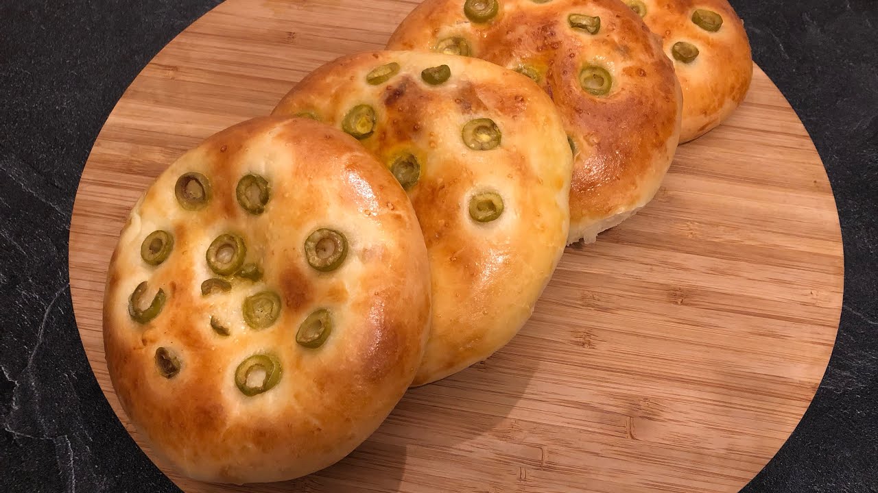 Petits pains aux olives et fromage