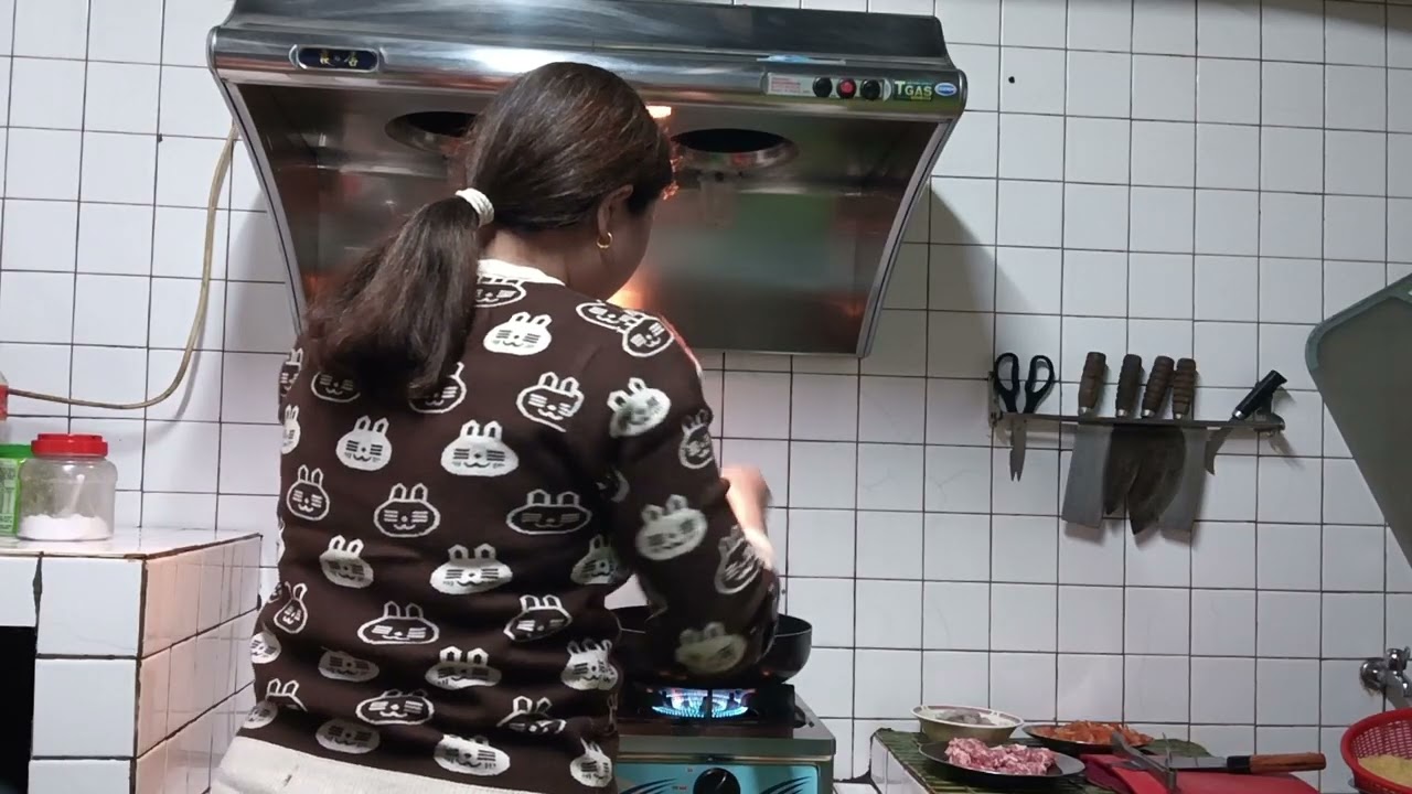 Hari ini masak mie spaghetti kesukaan anak anak 