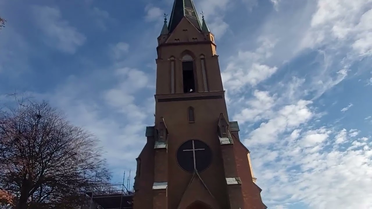 Ringning till gudstjänst i Arlöv kyrka.