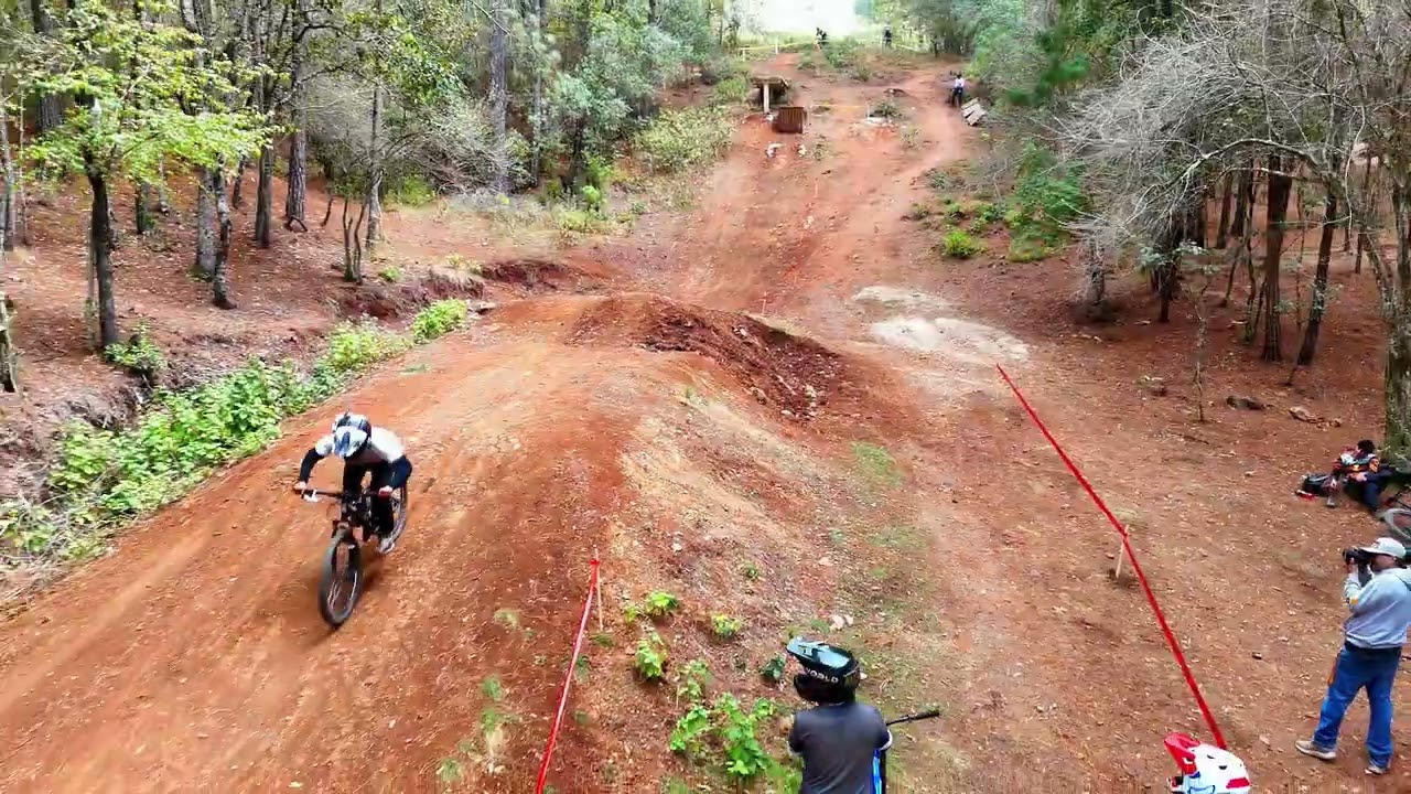 MTB downhill en Montetik San Crist&oacute;bal Chiapas &bull; GoPro + DJI Mini 4 Pro  #GoProRide #djimini4pro