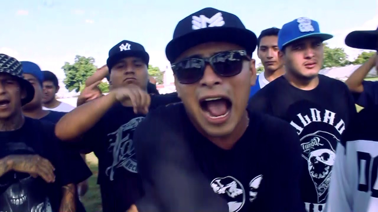 EL BARRIO ES UN CALLEJON// MC CALO ft.FUNES y LOS PACABRONES(VIDEO OFICIAL)