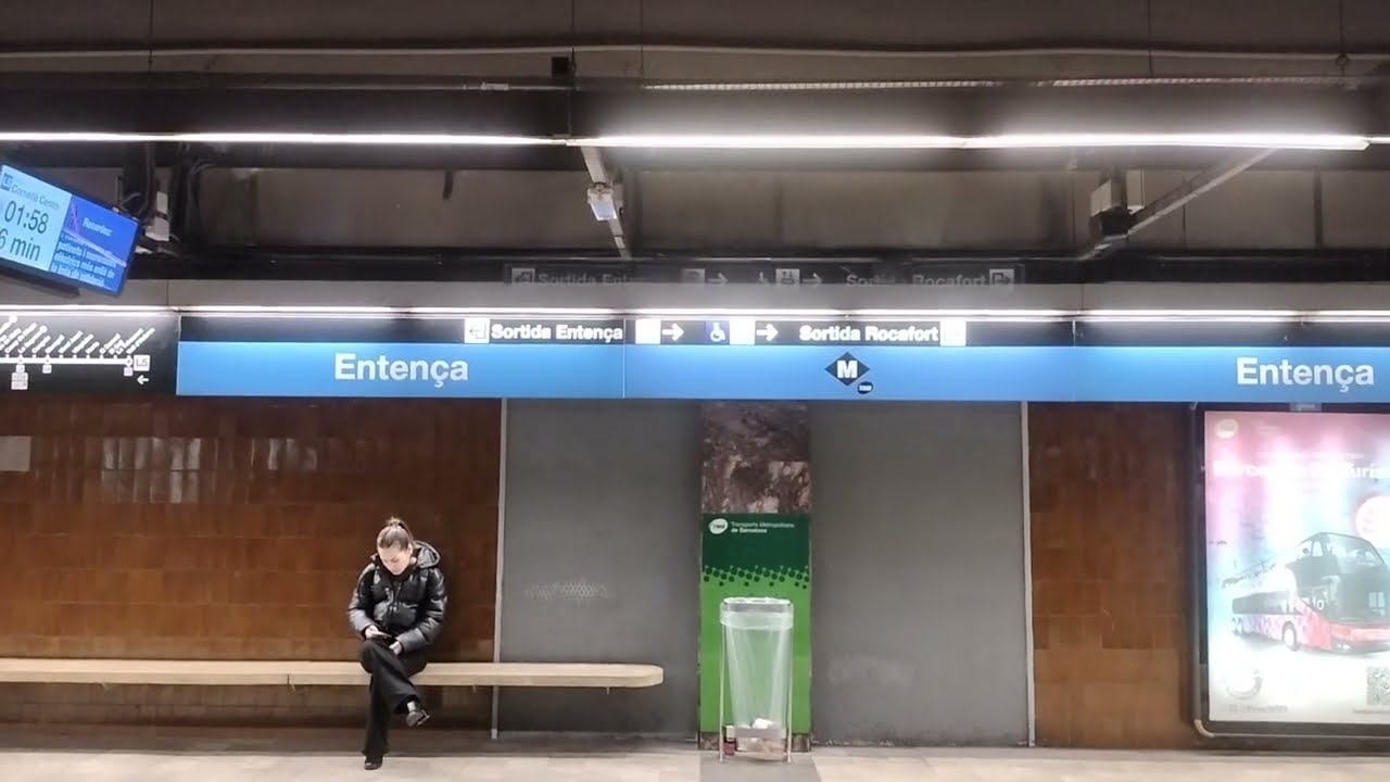 Metro Barcelona L5 trayecto de Plaça de Sants a Maragall Serie 5061
