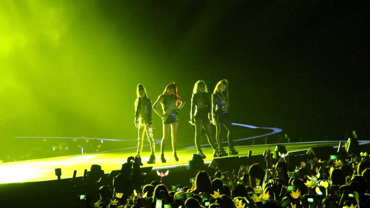 [Fancam] 151202 2NE1 @ 2015MAMA