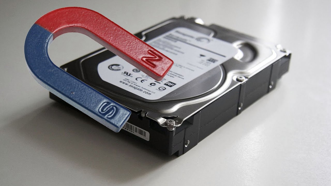 Что Будет если Провести Магнитом по Жёсткому Диску?