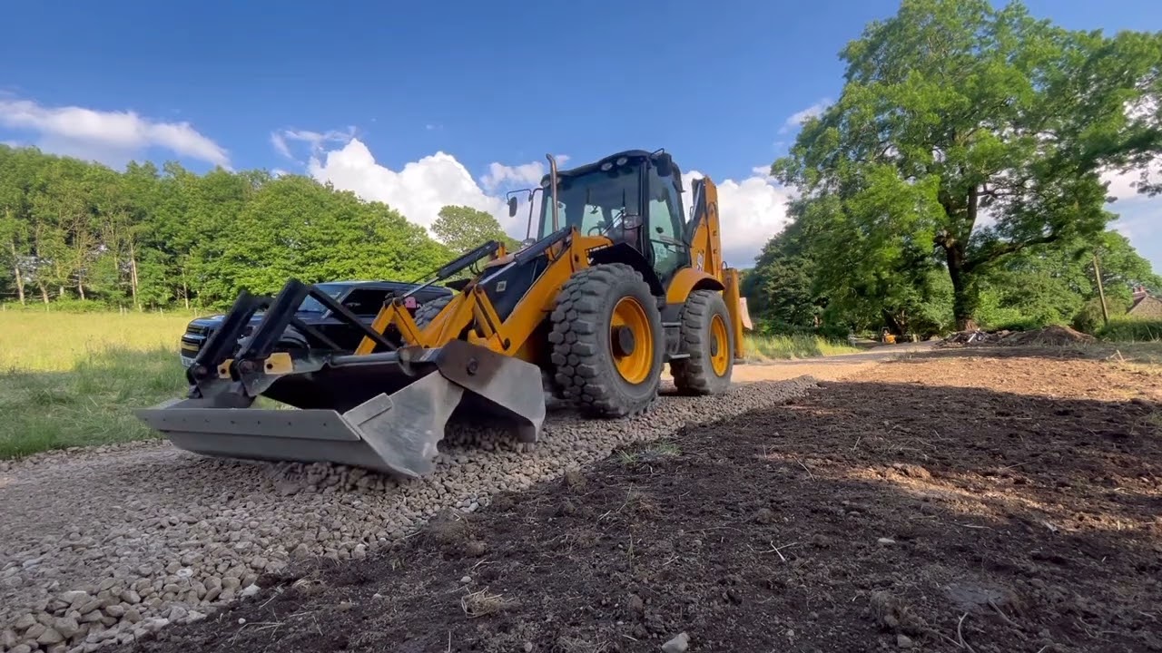 Jcb 4cx backhoe loader levels stone
