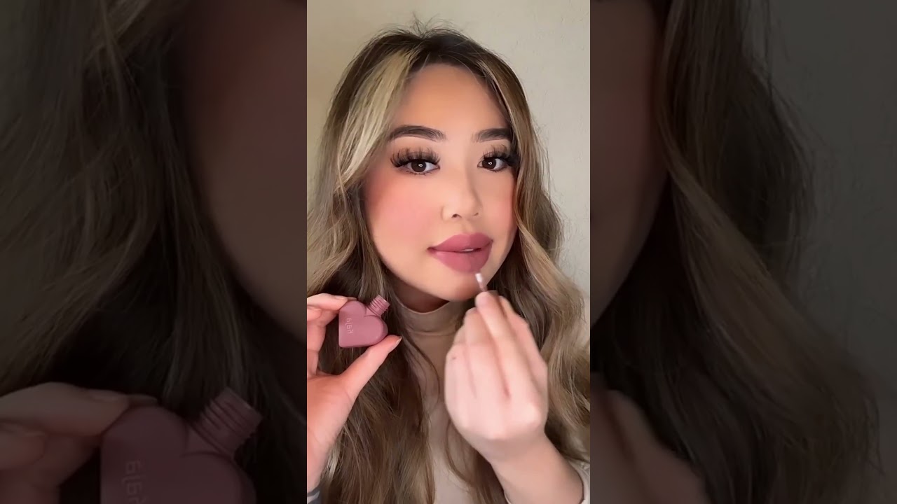 @momentsofmary looks absolutely amazing with our Love Swipe💓 lip mousse #kaja #kajabeauty #lip #cute