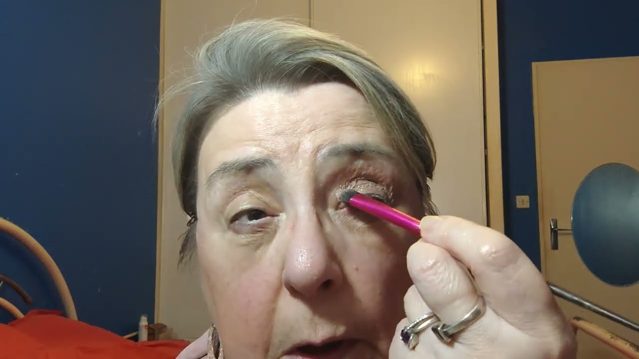 MAKE-UP simplissime , pour se sentir un peu plus jolie dans le miroir (rose/ gris) #makeup #over50