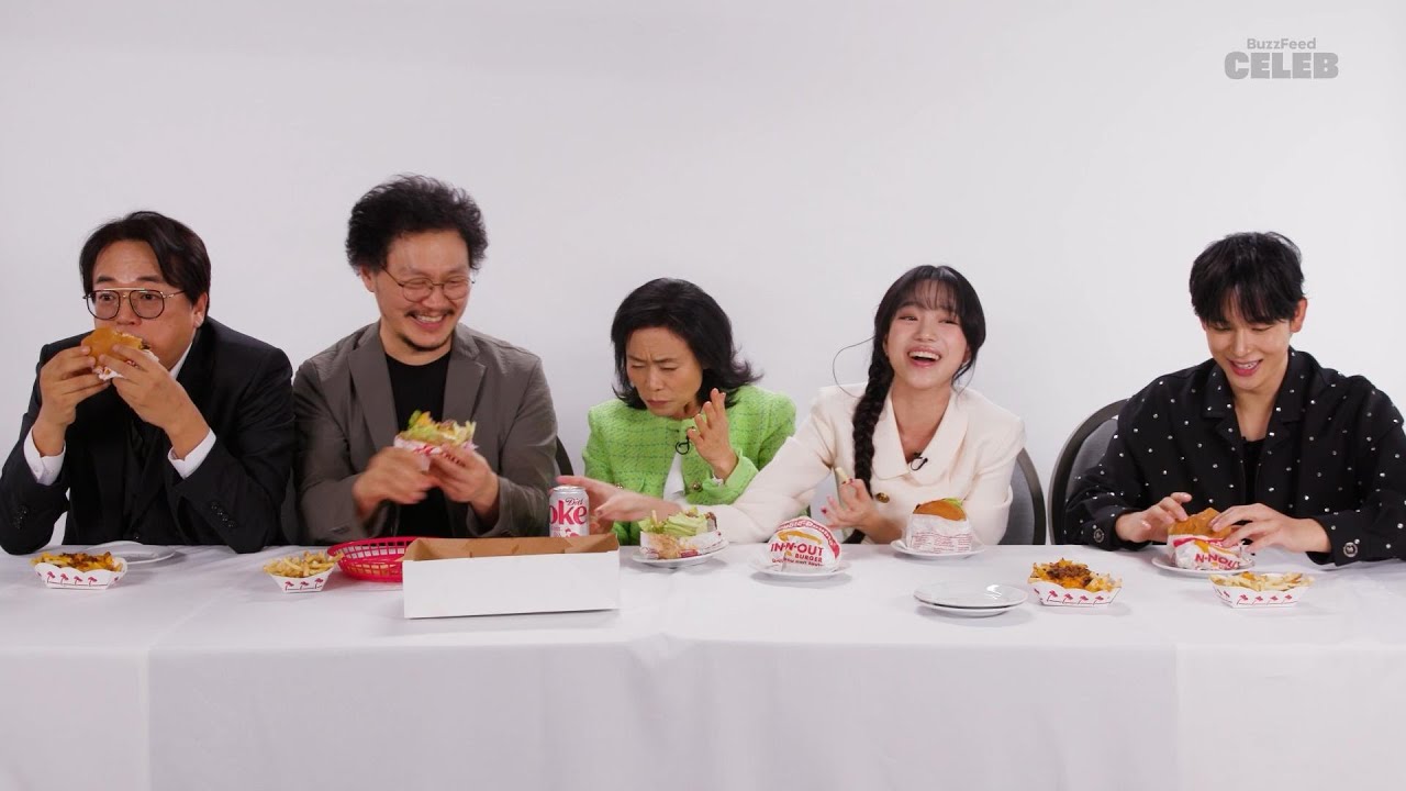 【イカゲーム2】元IZ*ONEチョ・ユリ、ZE:Aイム・シワンら出演者が集合！アメリカのご飯を食べてみた "Squid Game" Season 2 Cast Tries American Foods