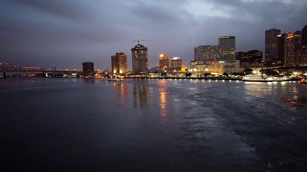 Cruise Ship Leaving New Orleans Port (Timelapse)