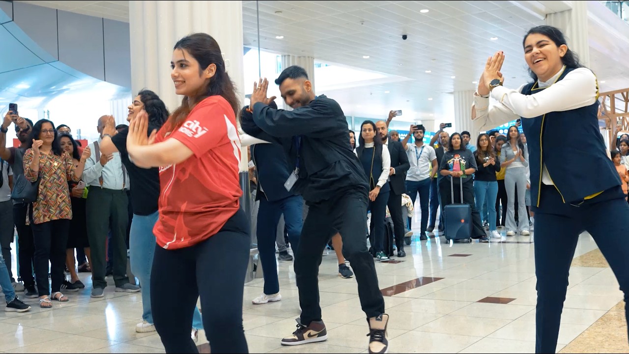Flash Mob at Dubai Airport | Mariyam Kisat & team |Dance| Surprise Dance |#reels #youtube #bollywood