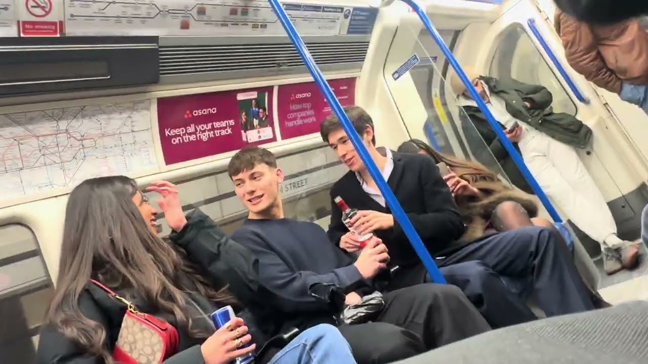 Overground ➝ Victoria ➝ Northern 🚆 Bhai ye sab kya hota hai London ki trains mein? 