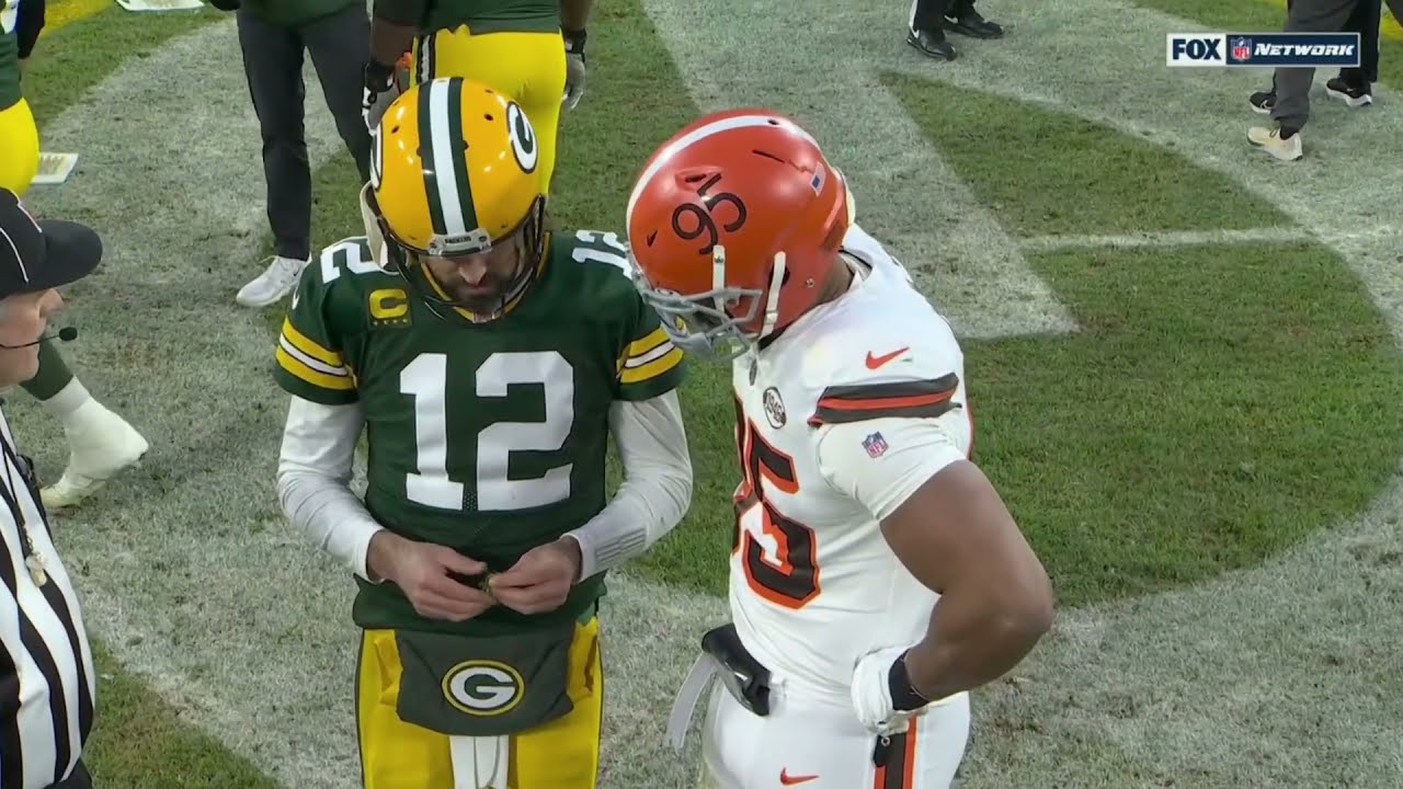 Allen Lazard INSANE one-handed catch & Aaron Rodgers minor toe injury