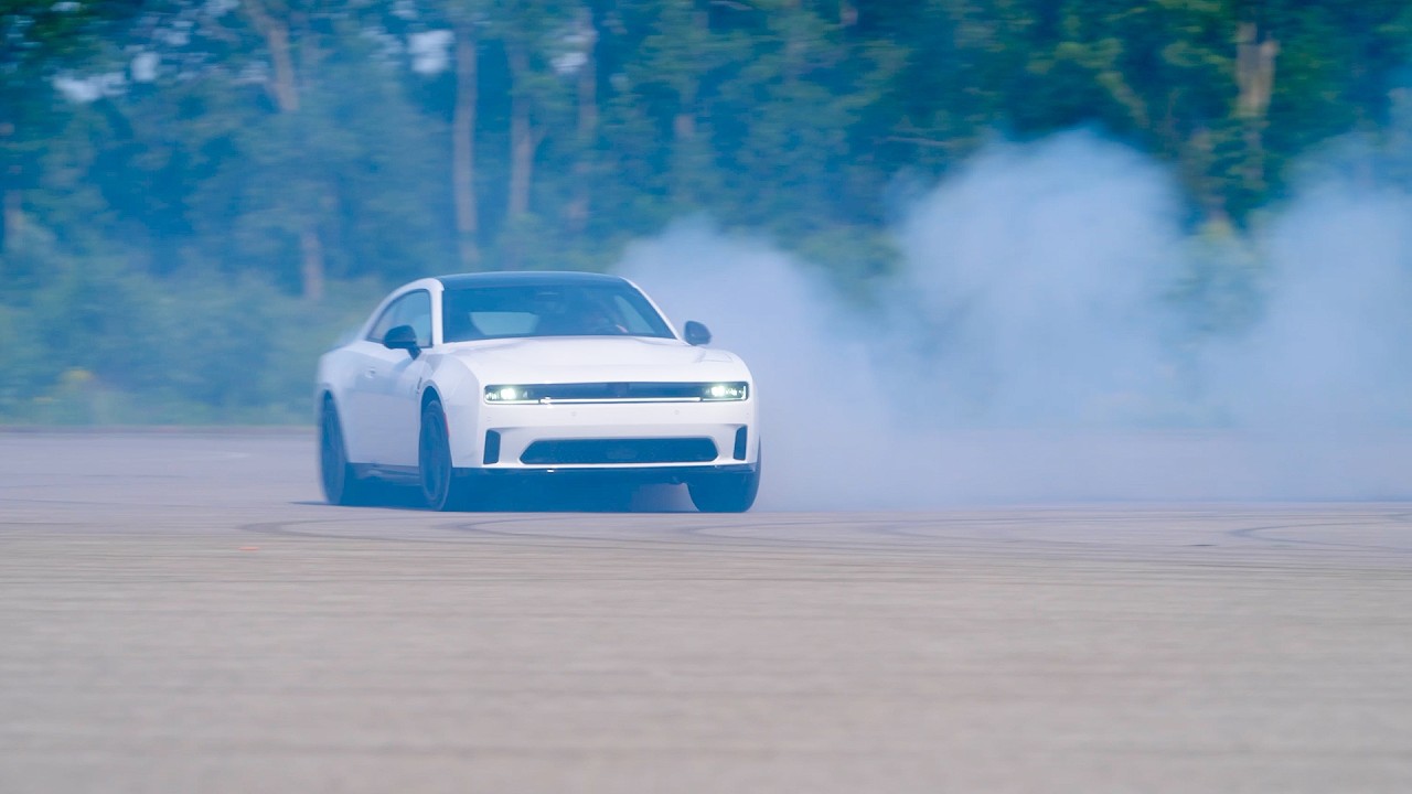 Electric Dodge Charger Daytona Scat Pack &ndash; Fratzonic Chambered Exhaust