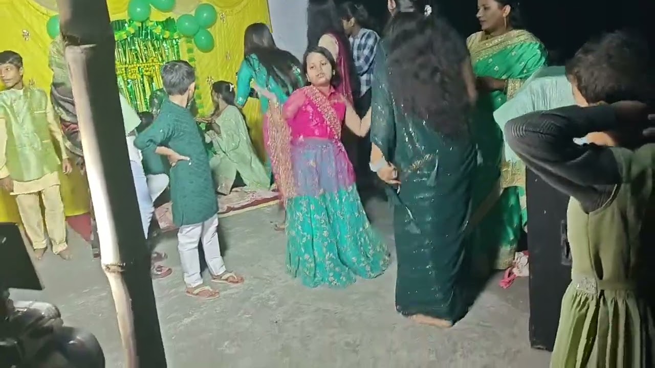 Mehandi dance 