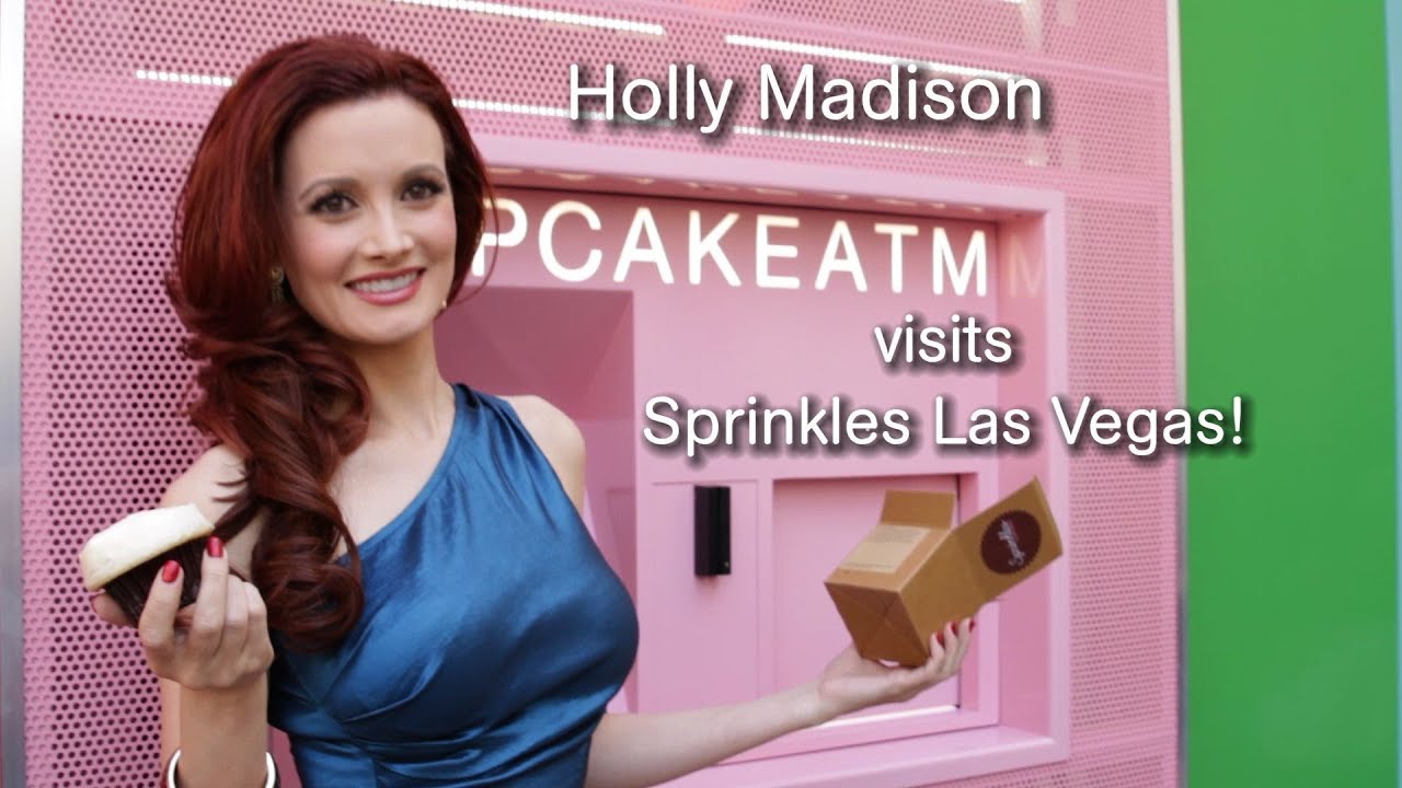 Holly Madison visits the Sprinkles Cupcake ATM in Las Vegas!