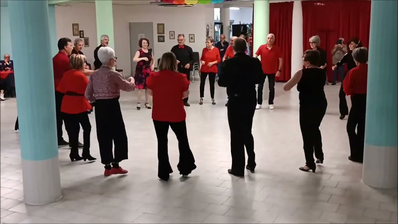 Esibizione di Balli di Gruppo Coreografici - A.S.D. Dynamis - SALSA IN CERCHIO