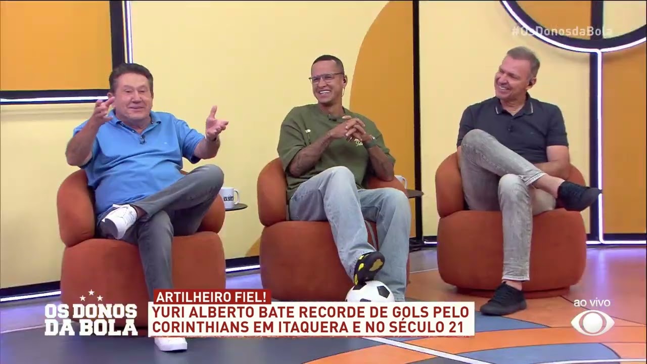 Maravilha brinca com jogadores do Corinthians e diz: ‘Amanhã não teremos queima de fogos’