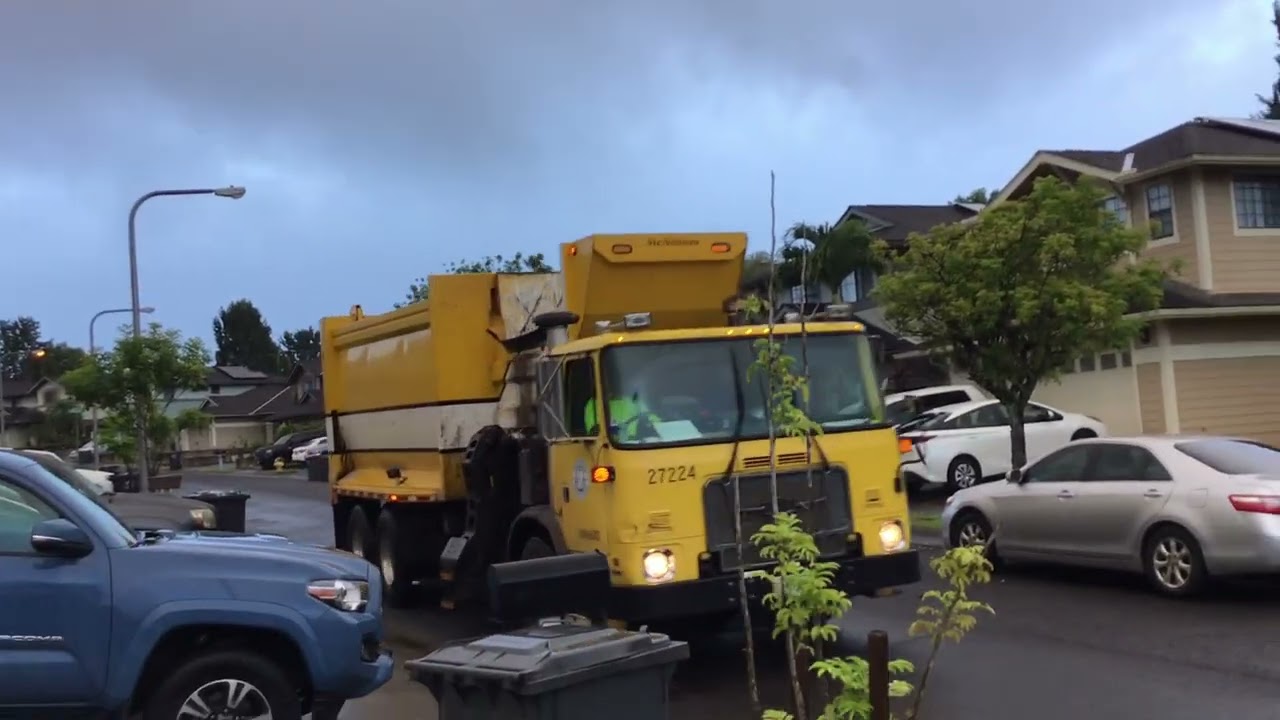 C&C of Honolulu garbage truck. #garbagetrucks