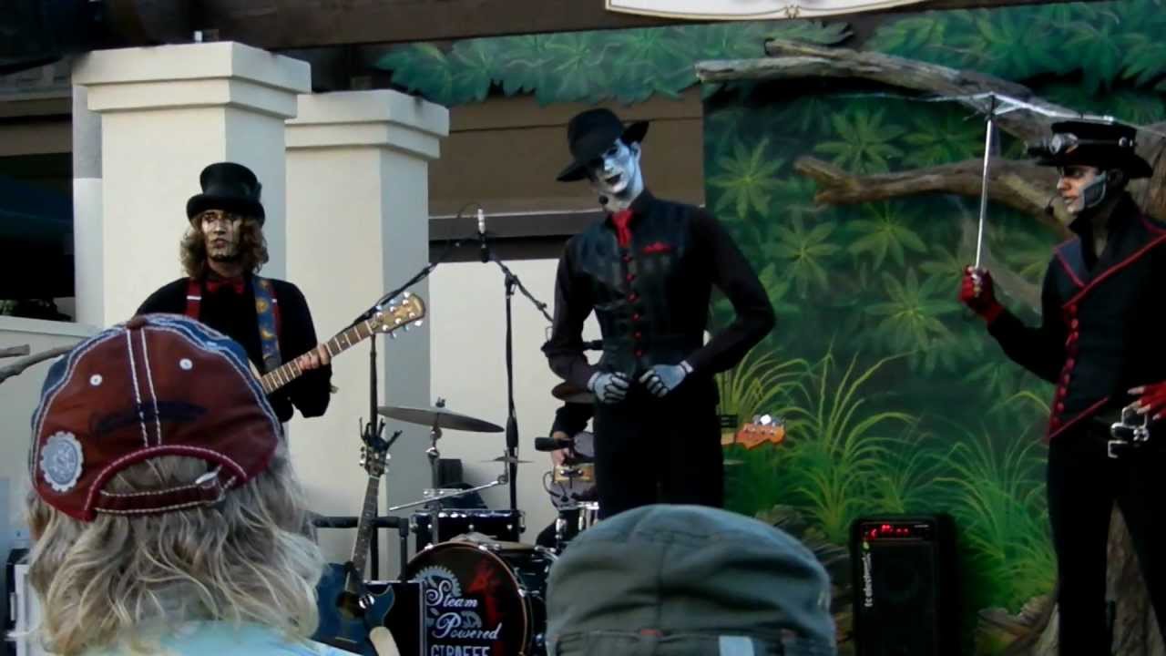Steam Powered Giraffe at the SD Zoo - Out in the Rain - July 8, 2012