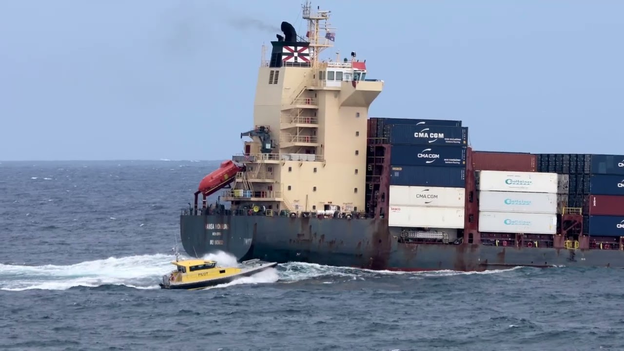 Hansa Homburg departs Port Phillip, pilot launch Griffiths on this job. Point Lonsdale, Vic, Aust.