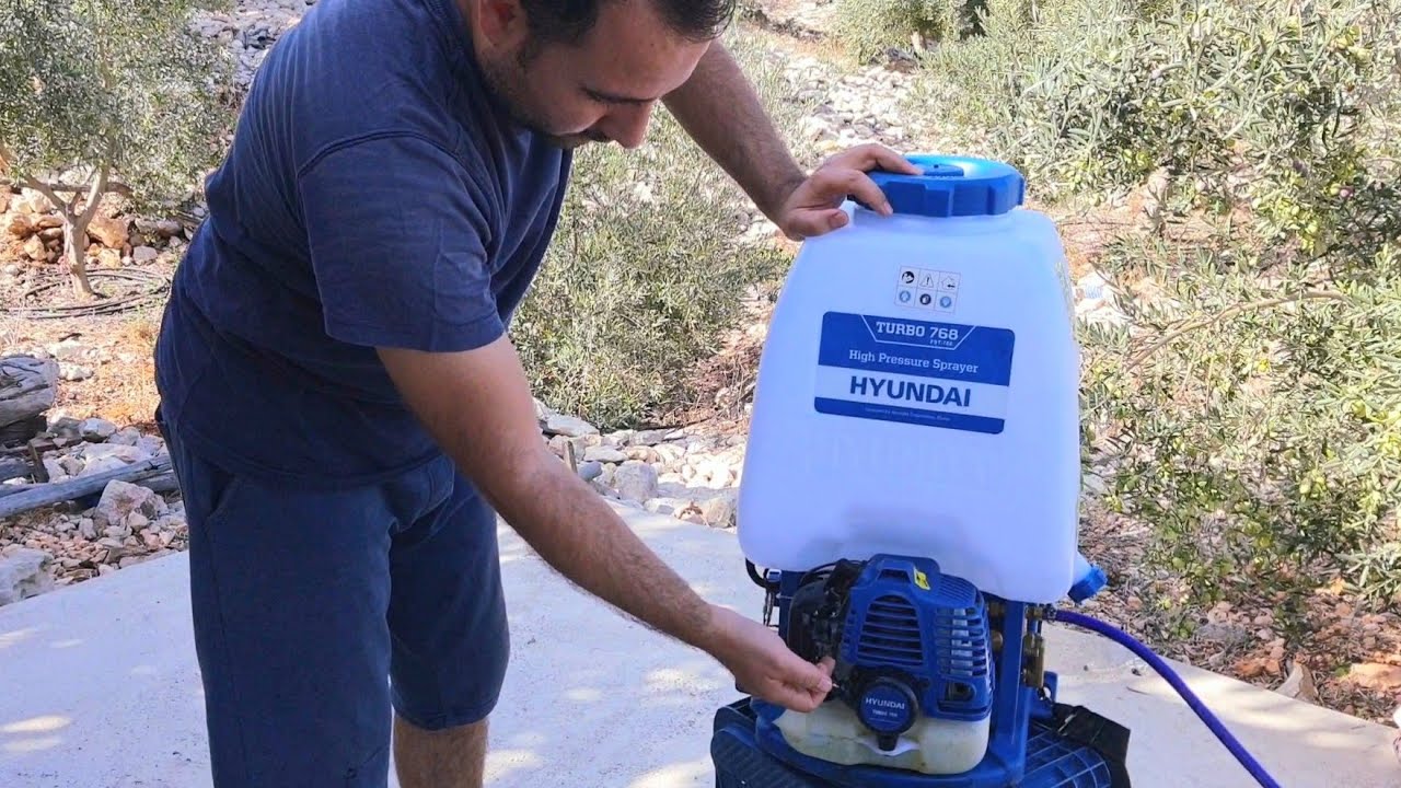 Bahçede kullandığımız en önemli araçlardan olan motorlu sırt tulumbası🍋🥦çok kullanışlı tavsiye ederm