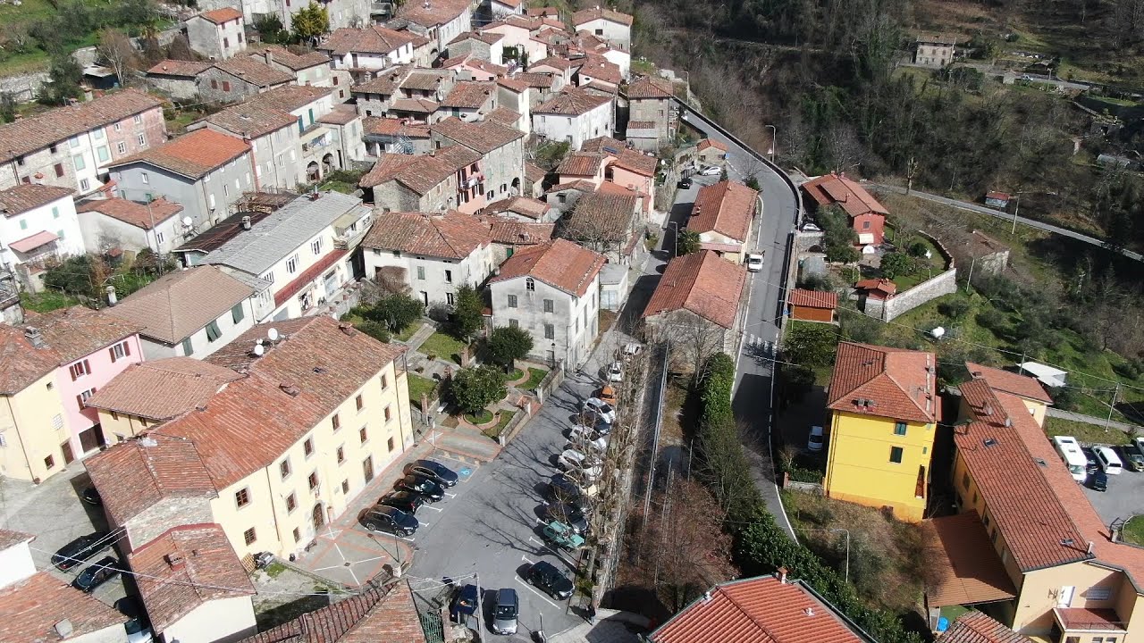 Il Poggio - Pescaglia (Lucca) - (Video ripreso con Drone)