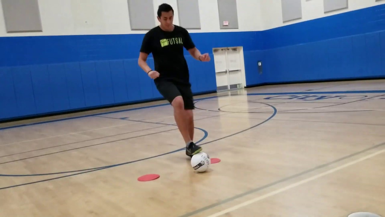 Toque Futsal - 2 Cone Drill