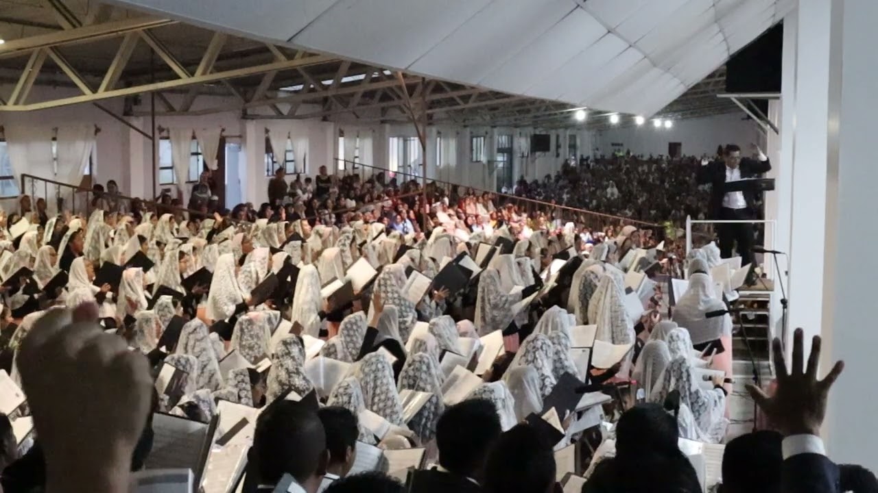 Eres Dios Creador del universo /Canto Especial Coro Divino Redentor /SC 2024 