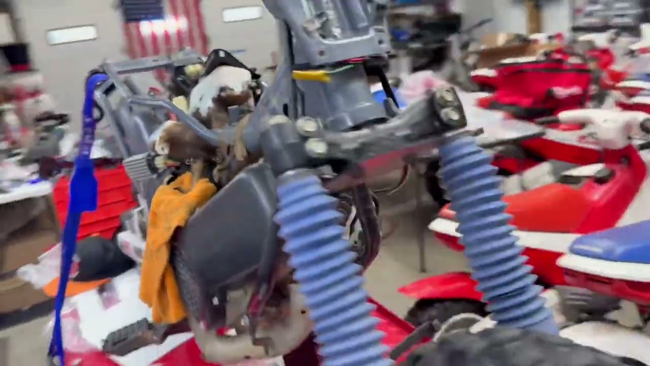 Honda EZ90 Cub “How To” Video #2- Oil injection removal. ​⁠Please Like and Follow @CubCompoundKY