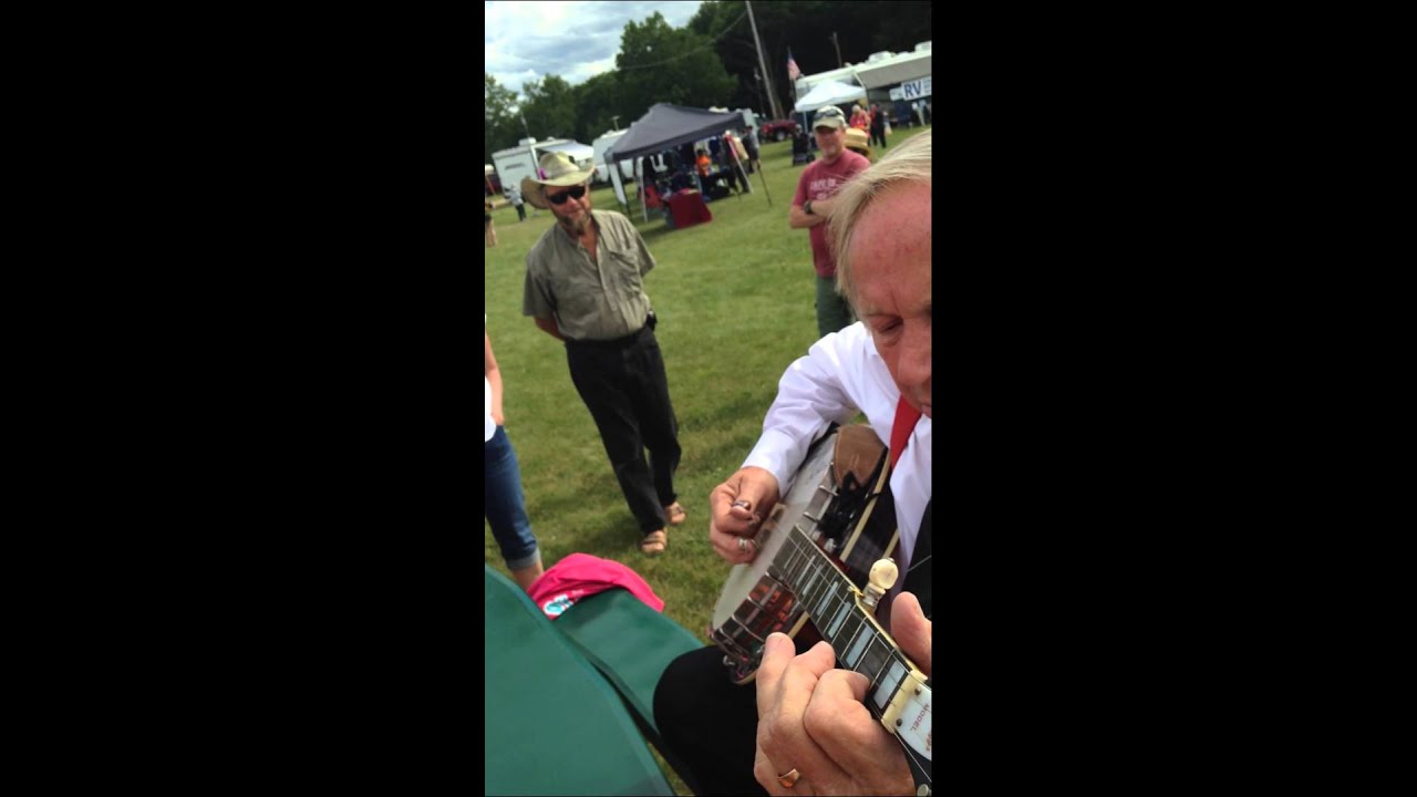 Roy Lewis playing my Vega Scruggs banjo...