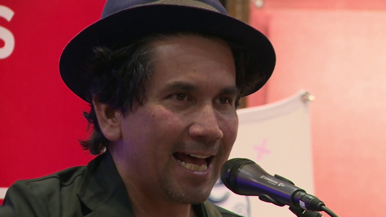 Bacilos - Entrevista + Caraluna + Tabaco y Chanel + Mi primer millón + Perderme contigo (EN VIVO)